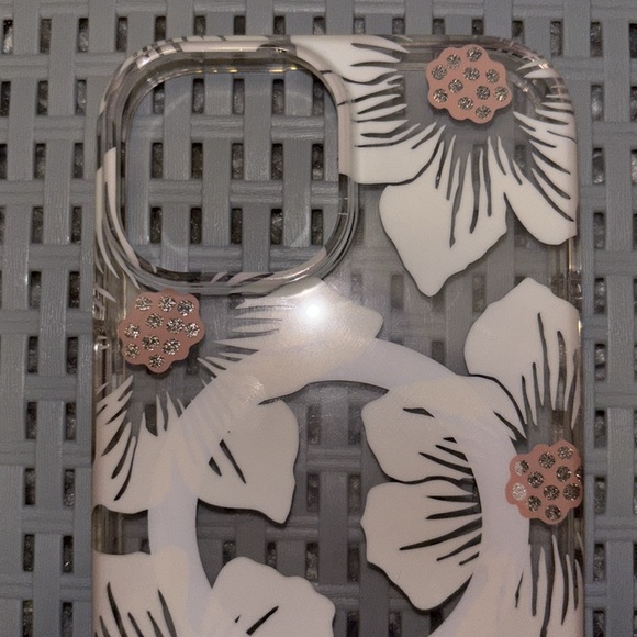 Kate spade phone case , iPhone 13, & iPhone 15 - Picture 3 of 5